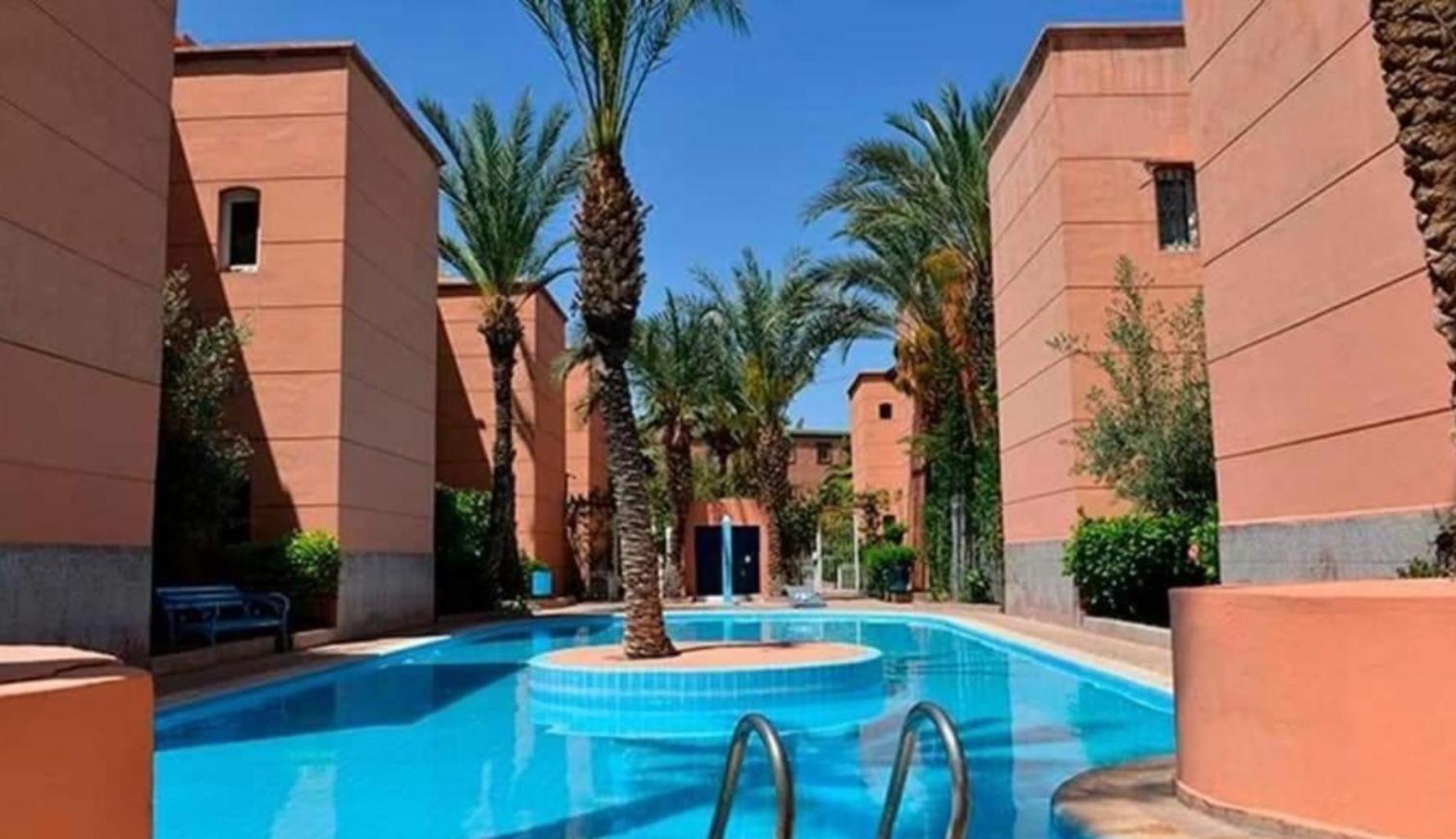 Riad Nezha Avec Jacuzzi Et 3 Piscines Au Coeur De Marrakesh Extérieur photo