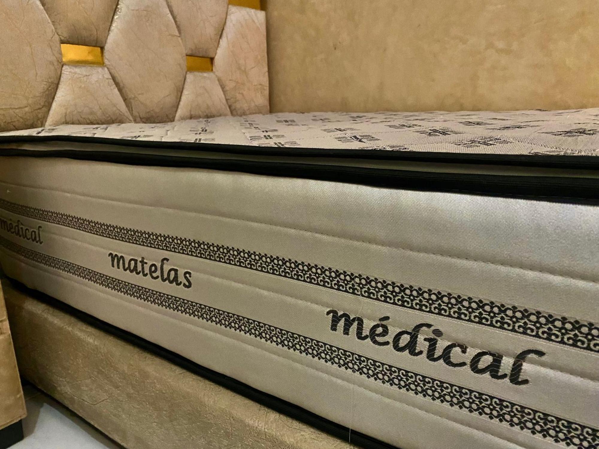 Riad Nezha Avec Jacuzzi Et 3 Piscines Au Coeur De Marrakesh Extérieur photo