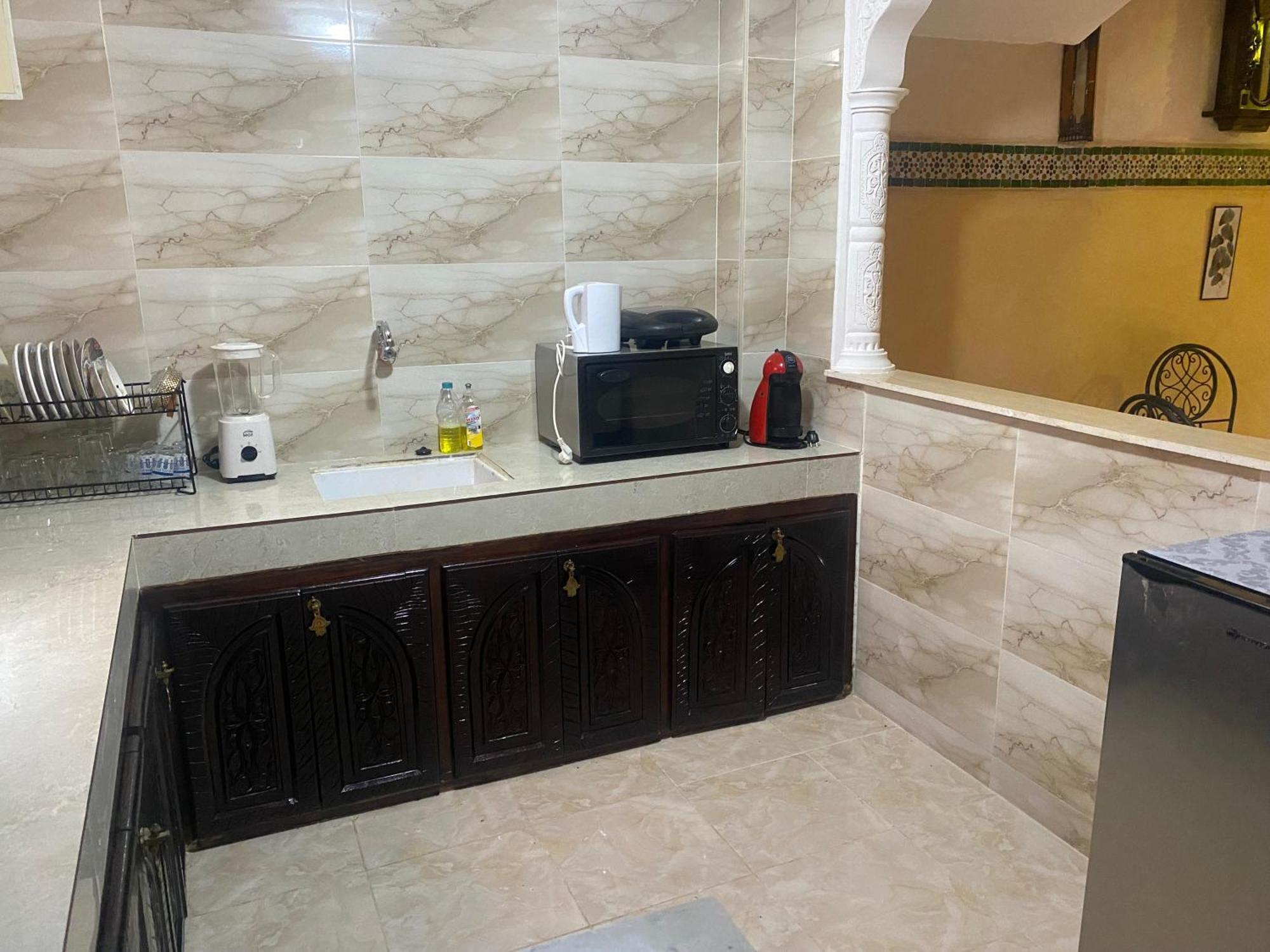 Riad Nezha Avec Jacuzzi Et 3 Piscines Au Coeur De Marrakesh Extérieur photo