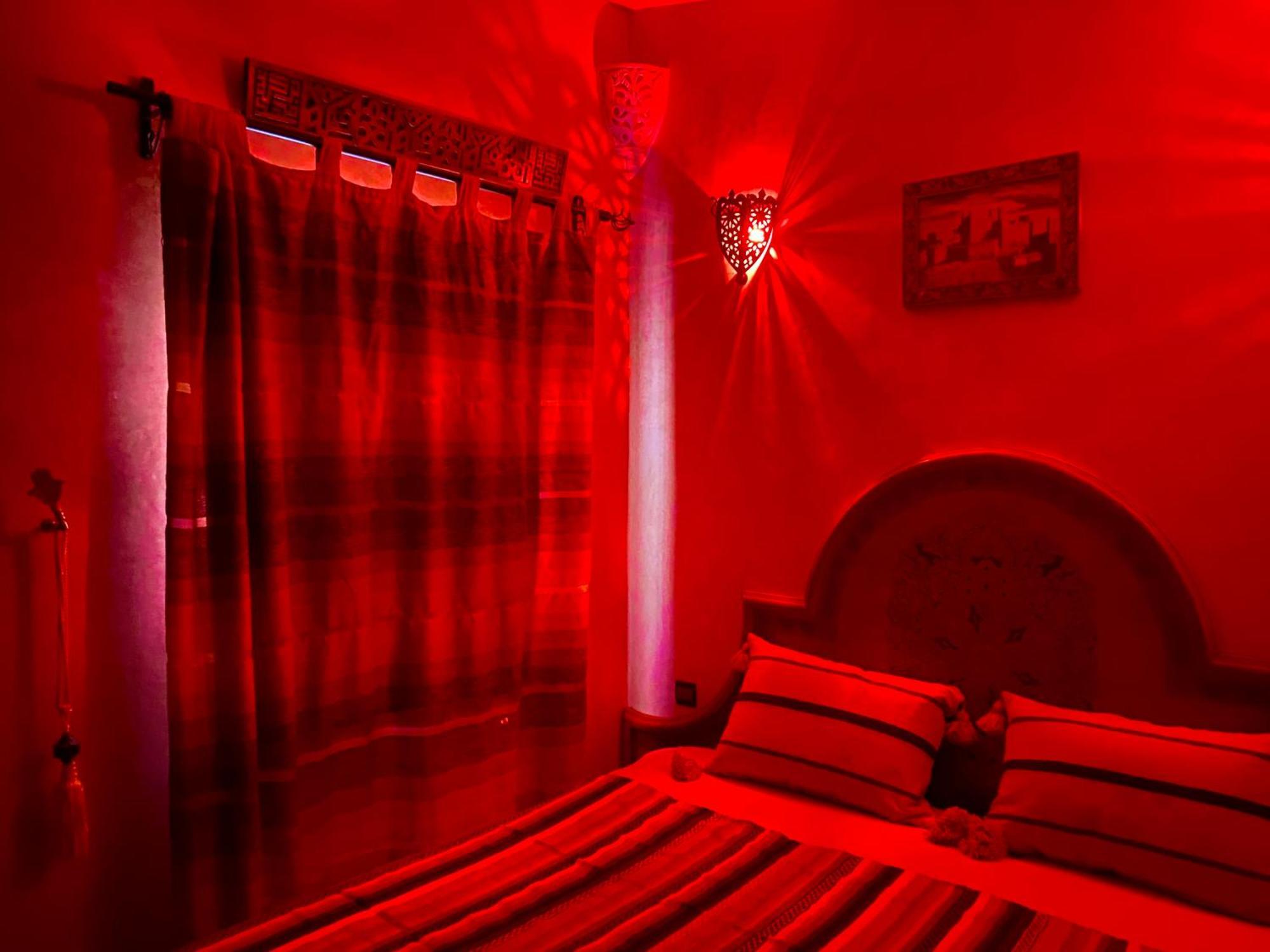 Riad Nezha Avec Jacuzzi Et 3 Piscines Au Coeur De Marrakesh Extérieur photo