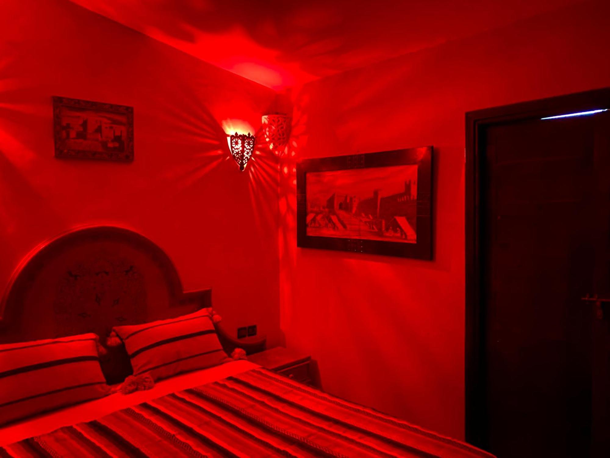 Riad Nezha Avec Jacuzzi Et 3 Piscines Au Coeur De Marrakesh Extérieur photo