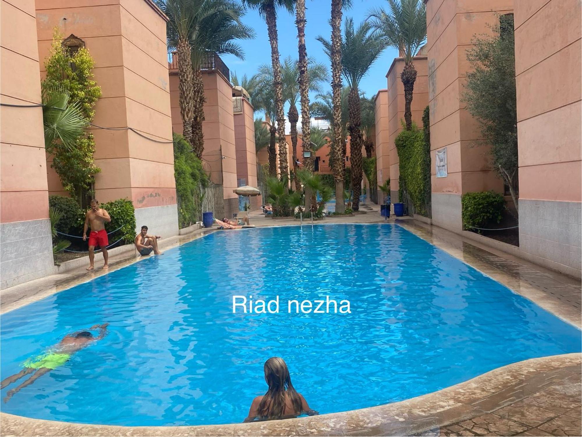 Riad Nezha Avec Jacuzzi Et 3 Piscines Au Coeur De Marrakesh Extérieur photo