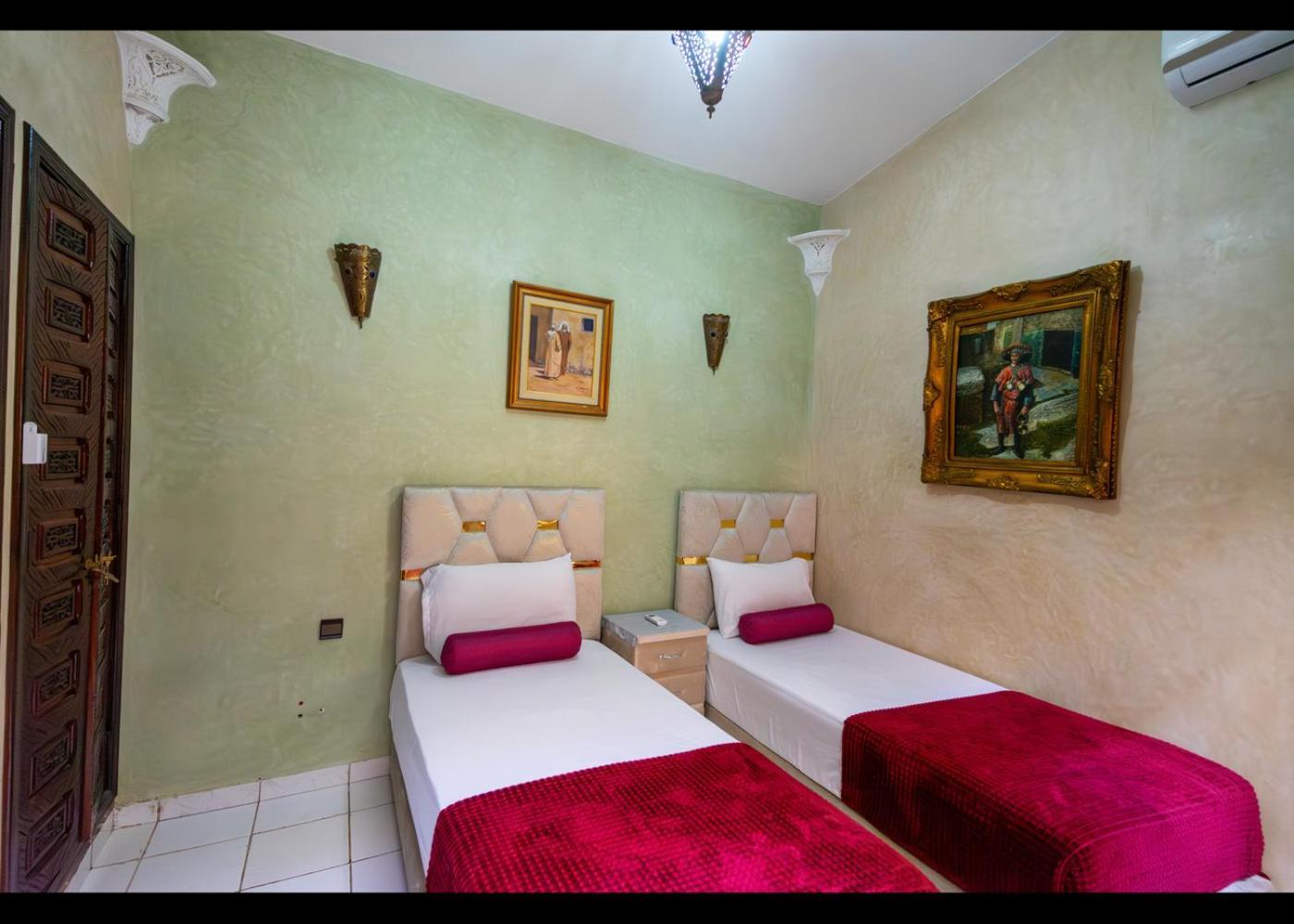 Riad Nezha Avec Jacuzzi Et 3 Piscines Au Coeur De Marrakesh Extérieur photo